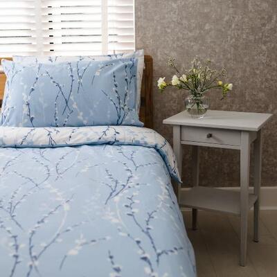 4.5 Tog Duvet Polycotton Blue Buds Cover Set & Boudoir Pillow